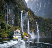 Queenstown – Milford Sounds Cruise Tour – Queenstown